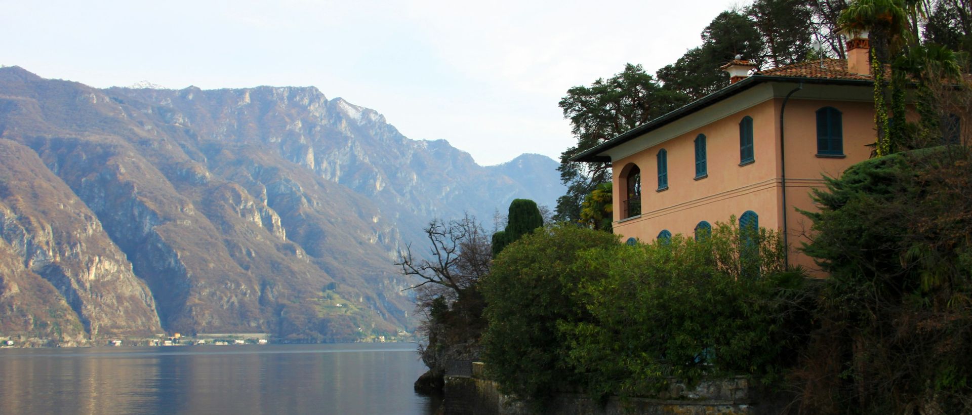 Villa sul lago